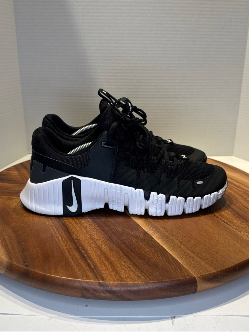 Nike Free Metcon 5 Black DV3950-001 Women’s Size 9